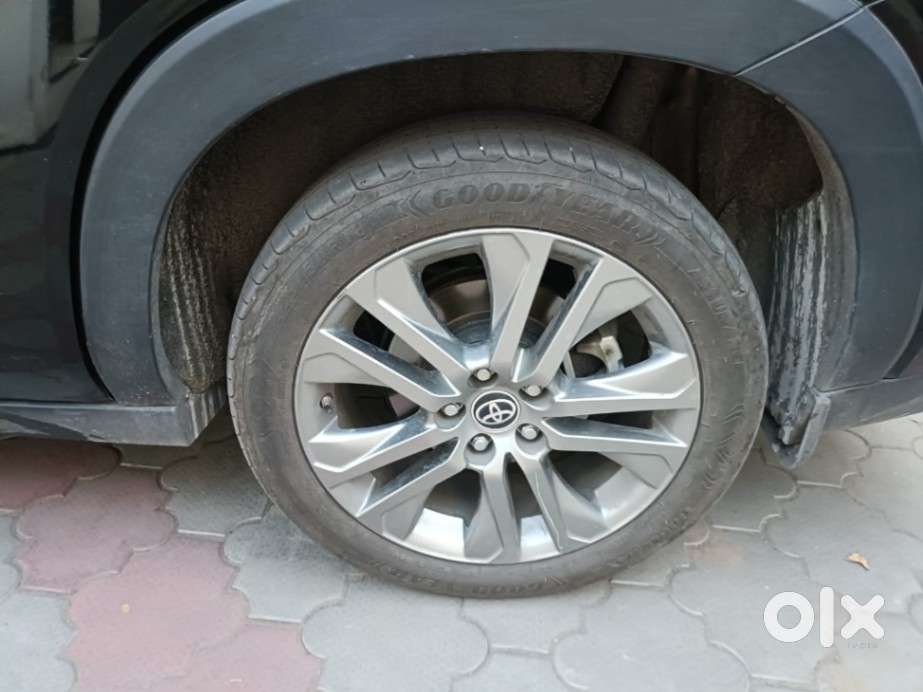 Toyota Innova Hycross 2.0 Zx Hybrid 7 Str, 2025, Petrol