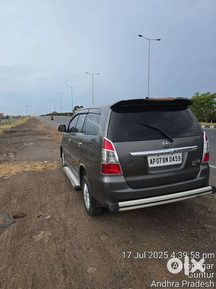 Toyota Innova 2012 Diesel Well Maintained