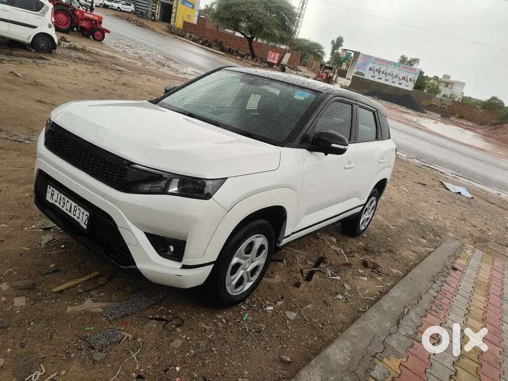 Maruti Suzuki Brezza 22/12/2023/24 Top Model Canvort Full