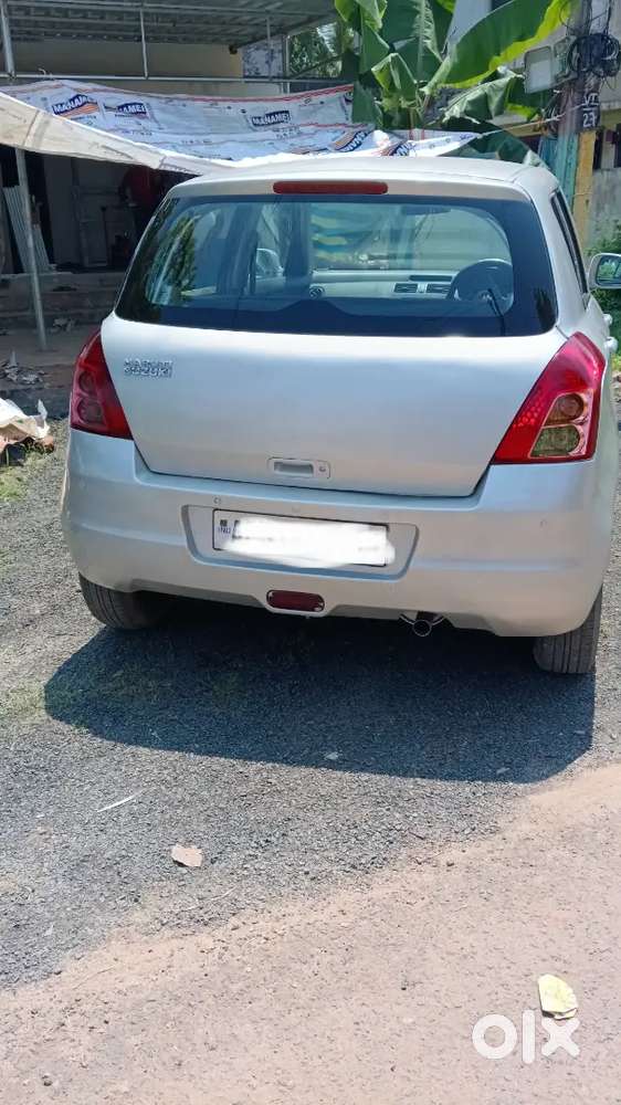Maruti Suzuki Swift 2011 Diesel 136000 Km Driven
