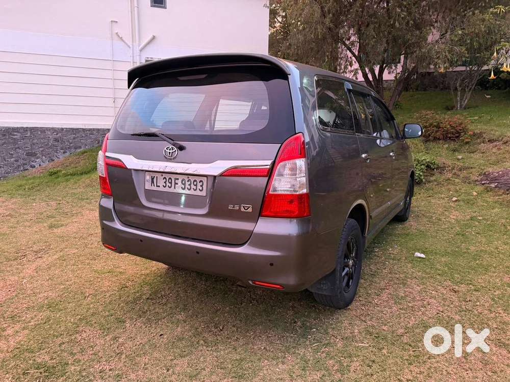 Innova Kerala Well Maintained Vehicle