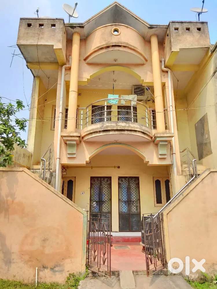 Gaytri nagar society road touch house For Sale Houses & Apartments