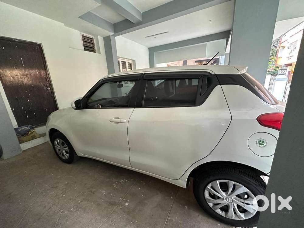 Maruti Suzuki Swift Vxi Automatic 2023