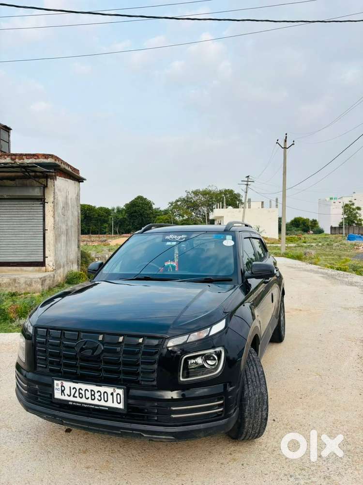 Hyundai Venue Petrol 2024