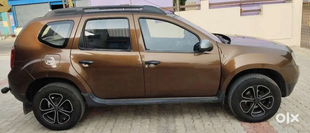Renault Duster 2014 Diesel 79000 Km Driven With Showroom Condition