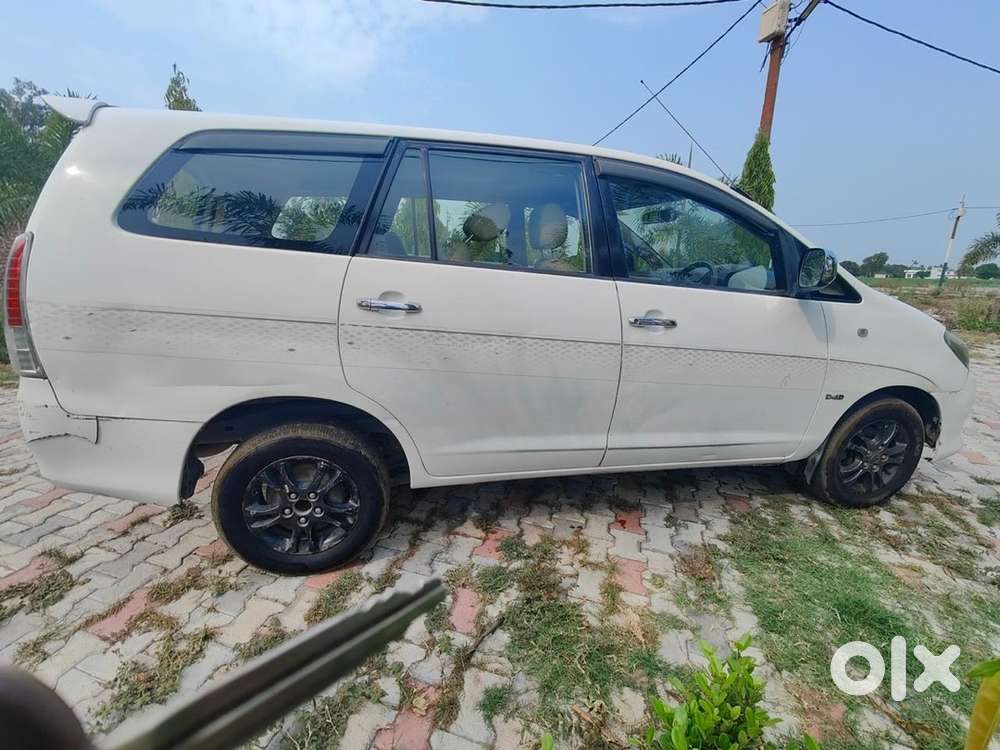 Toyota Innova Diesel 2011 Car