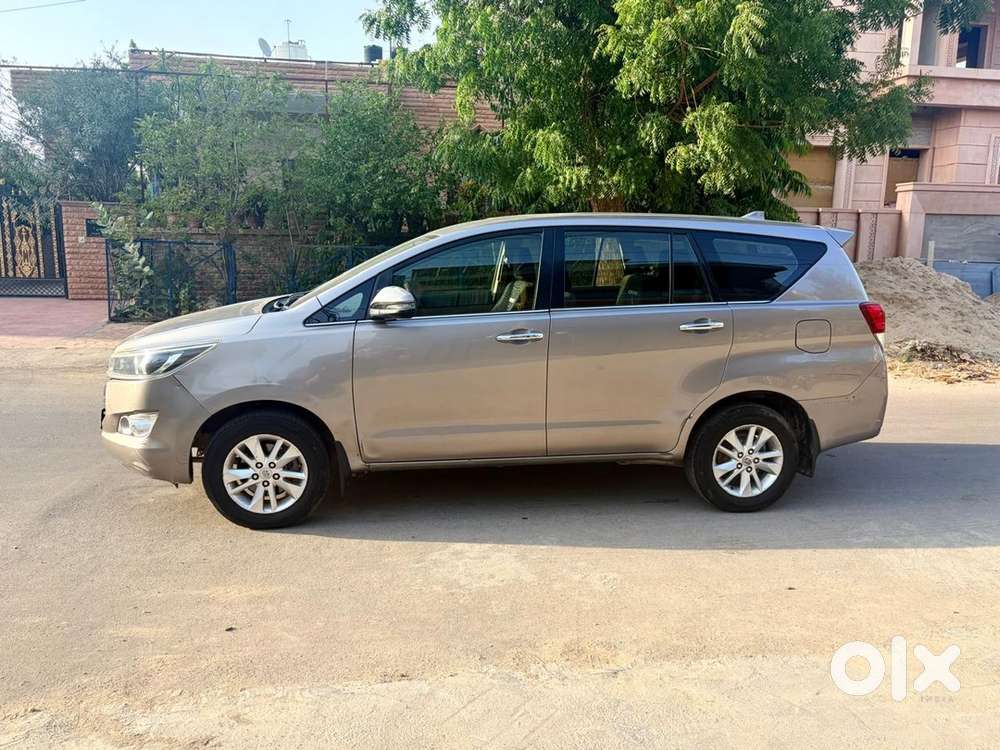 Toyota Innova Crysta Diesel 2.4 V 8 Str 2020