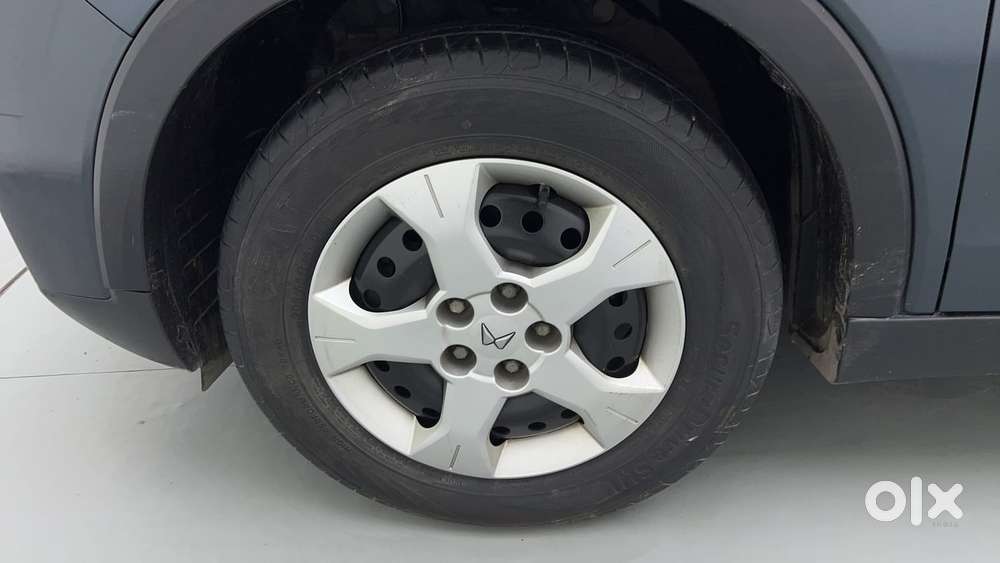 Mahindra Xuv300 1.2 W6 Amt Petrol, 2022, Petrol