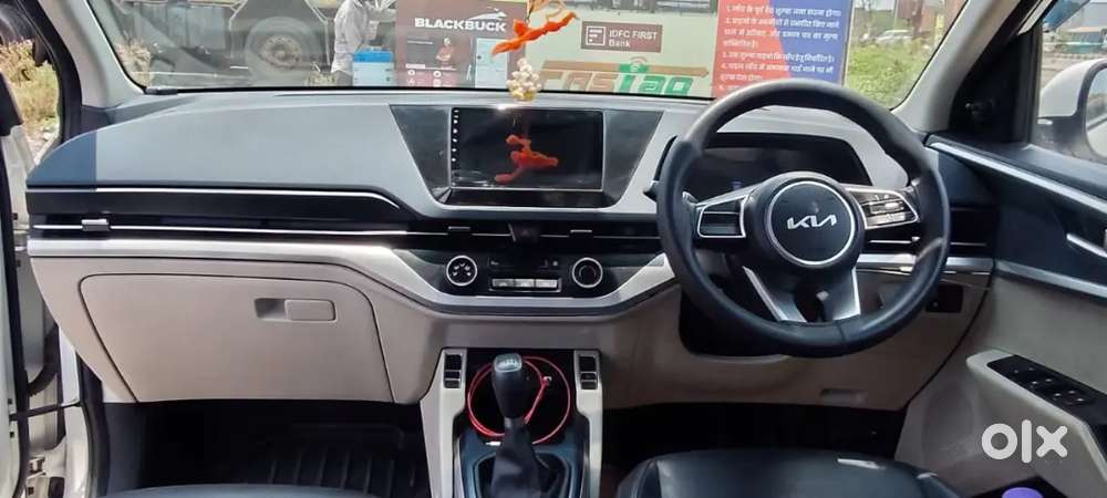Kia Carens 1.5 Petrol Premium 2023