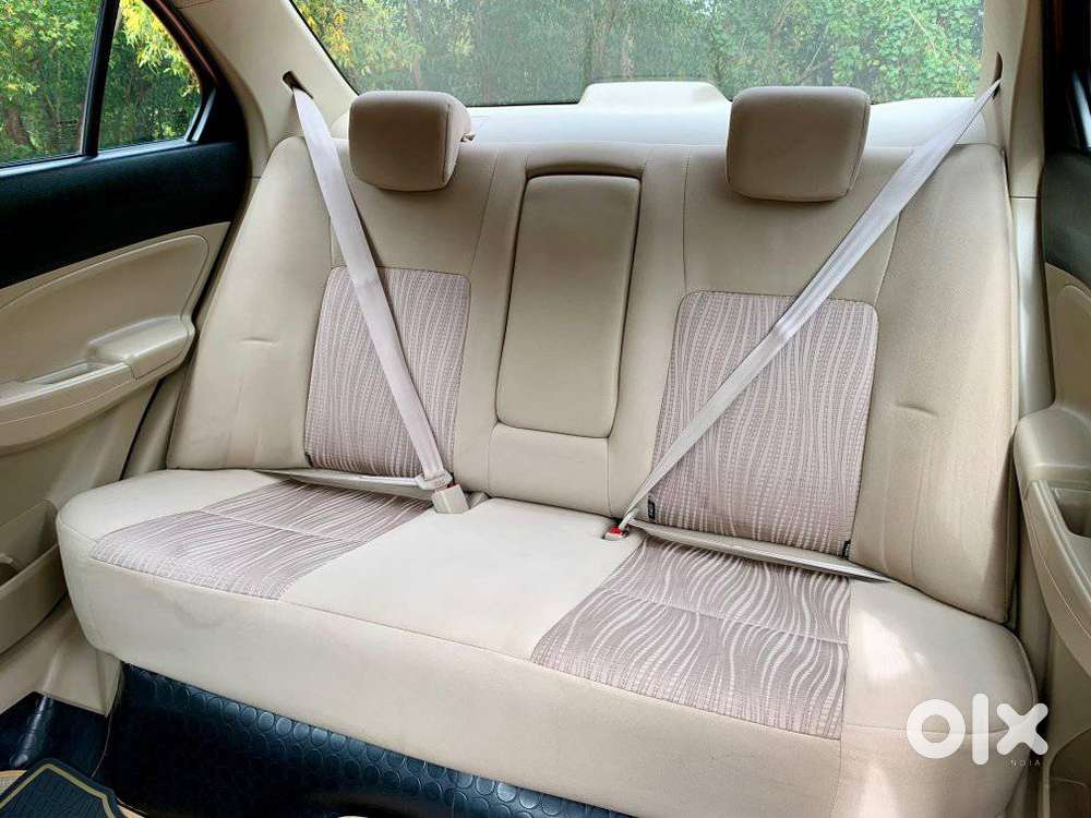 Maruti Suzuki Dzire Vxi Ags, 2022, Petrol