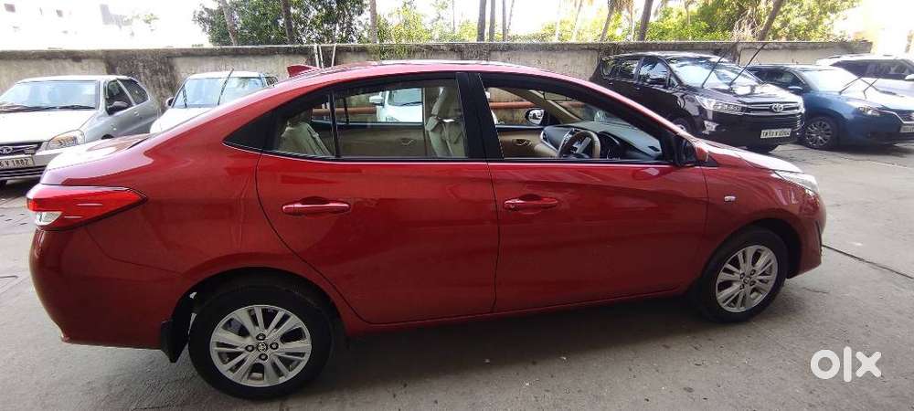 Toyota Yaris J Cvt, 2019, Petrol