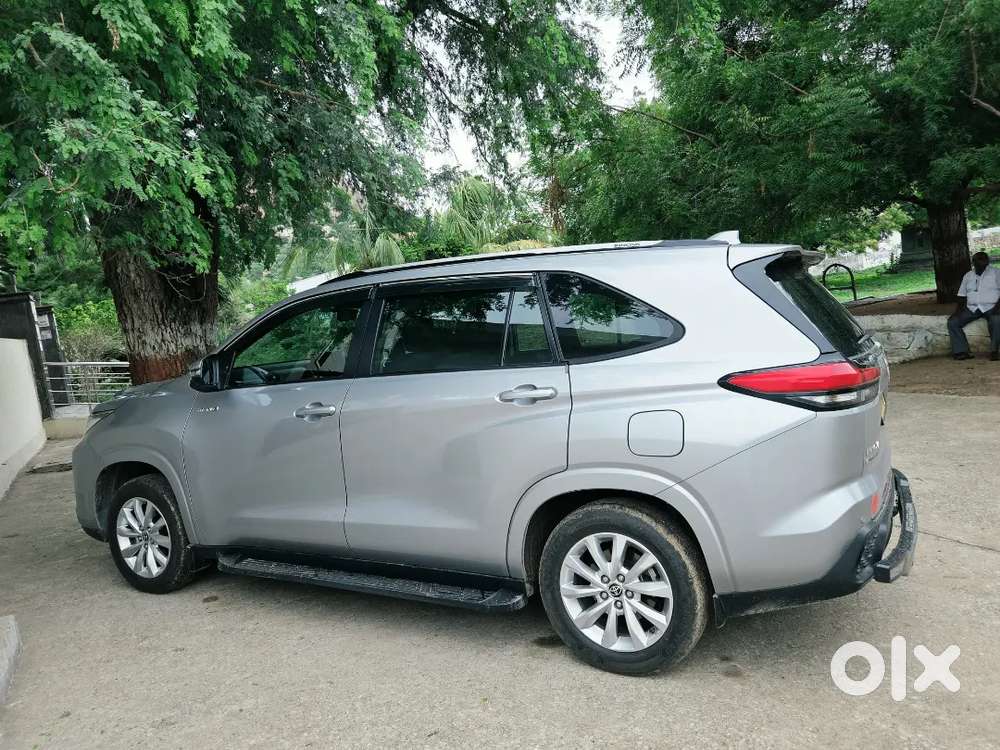 Toyota Innova Hycross 2024 Hybrid