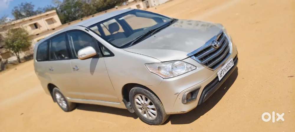 Toyota Innova 2012