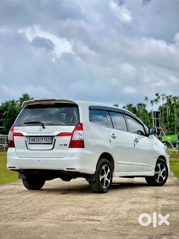 Toyota Innova 2015