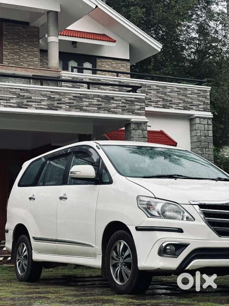 Toyota Innova (2015)