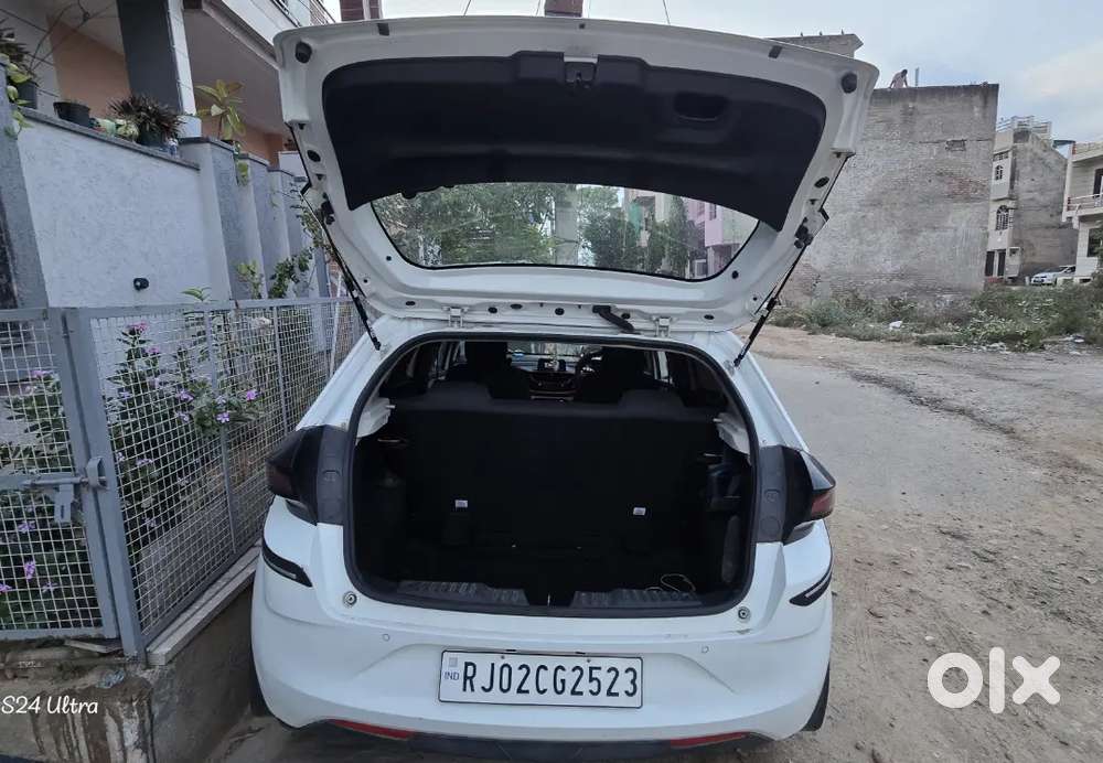 Tata Altroz 2022 Petrol Bsvi 14700 Km Driven
