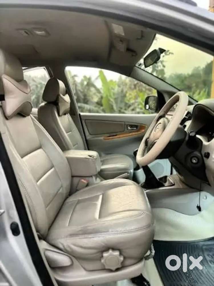 Toyota Innova 2.5 V 2011