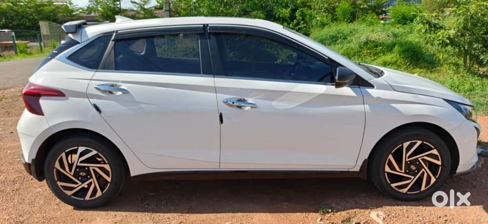 Hyundai New I20 1.2 Asta (o) Mt Dual Tone, 2024, Petrol