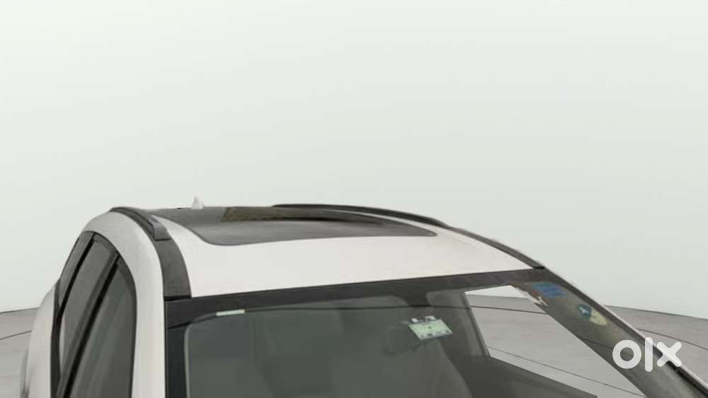 Mahindra Xuv700 2.0 Ax 5 Petrol Mt 7 Str, 2022, Petrol