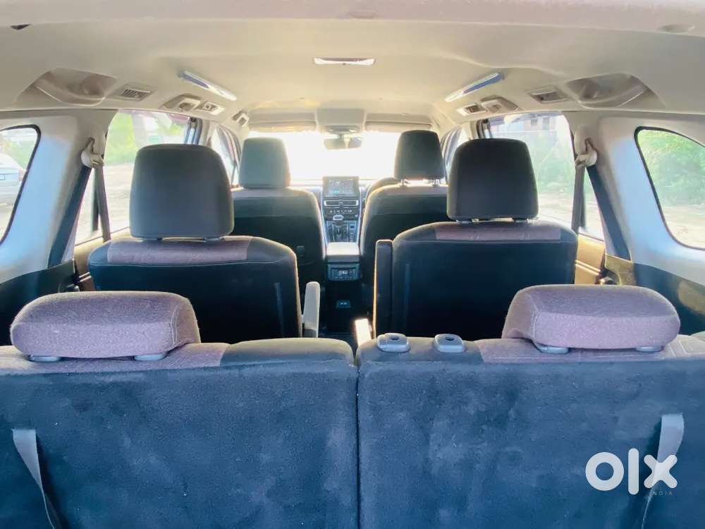 Toyota Innova Hycross 2023 Petrol 80000 Km Driven