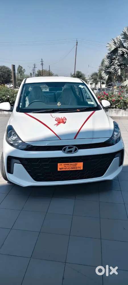 Hyundai Aura 2025 Petrol 12000 Km Driven