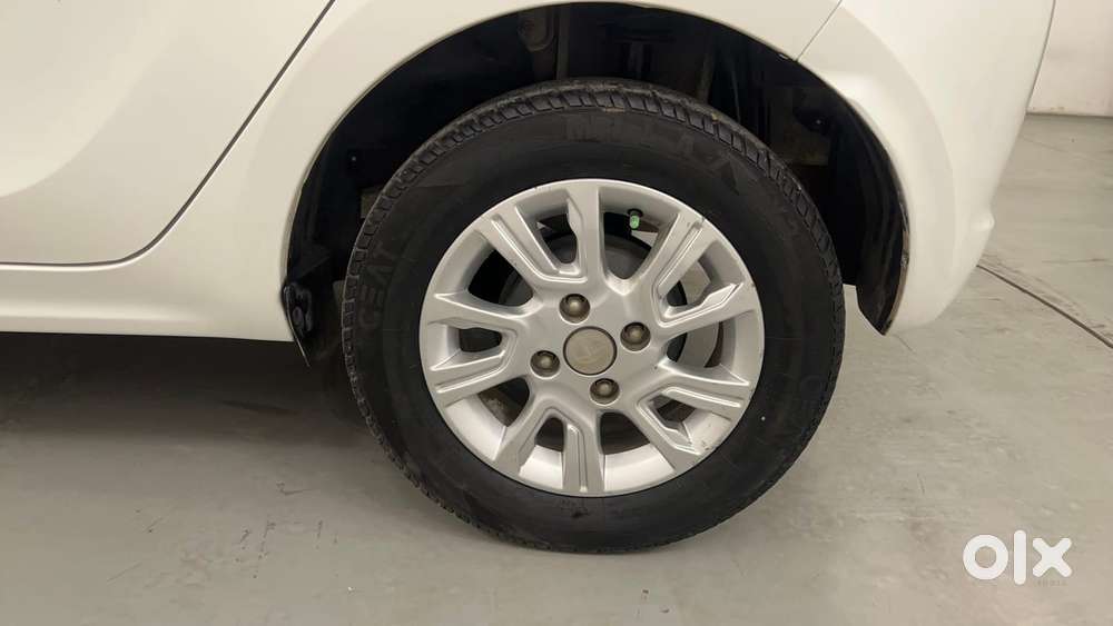 Tata Tiago Xza, 2017, Petrol
