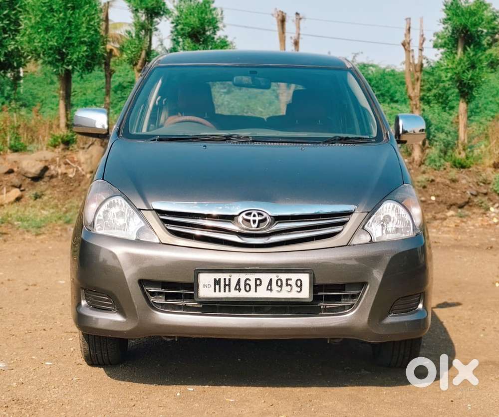 Toyota Innova 2.5 Vx 8 Seater Bs Iv, 2012, Diesel