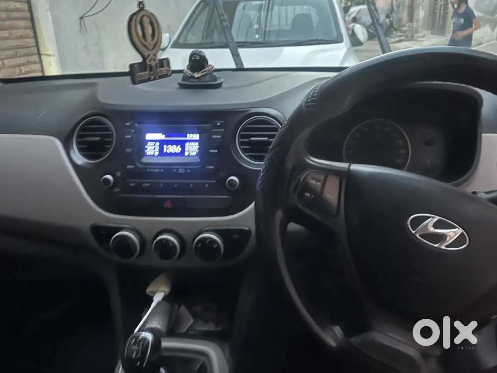 Hyundai Grand I10 2015 Diesel 100000 Km Driven