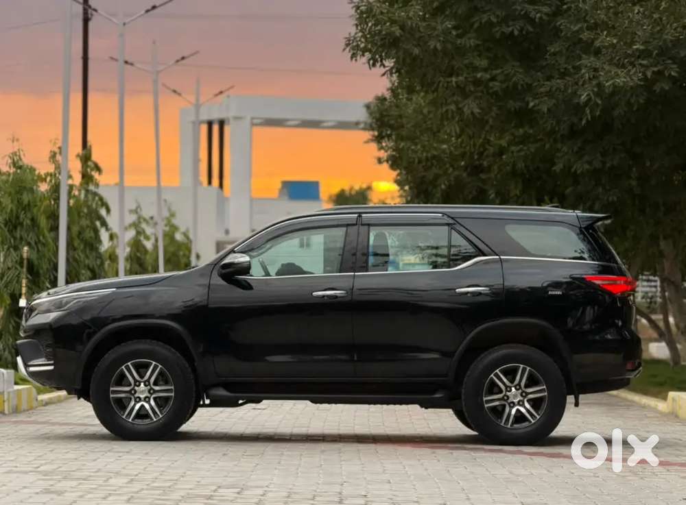 Toyota Fortuner Diesel 2021 Variant