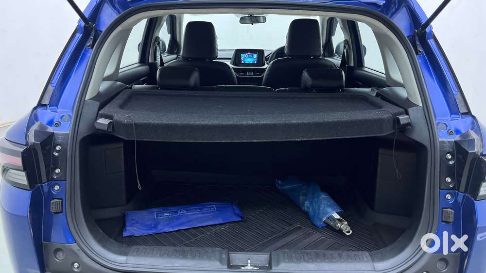 Maruti Suzuki Vitara Brezza 1.5 Zxi At, 2022, Petrol
