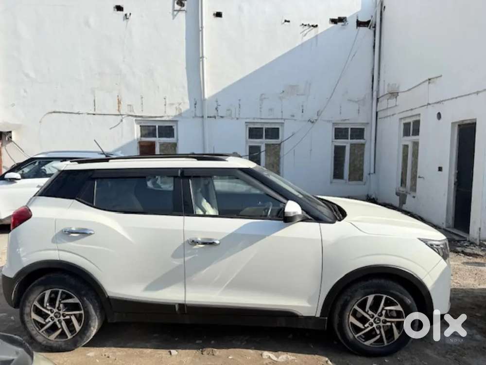 Mahindra Xuv300 2023 Diesel Well Maintained