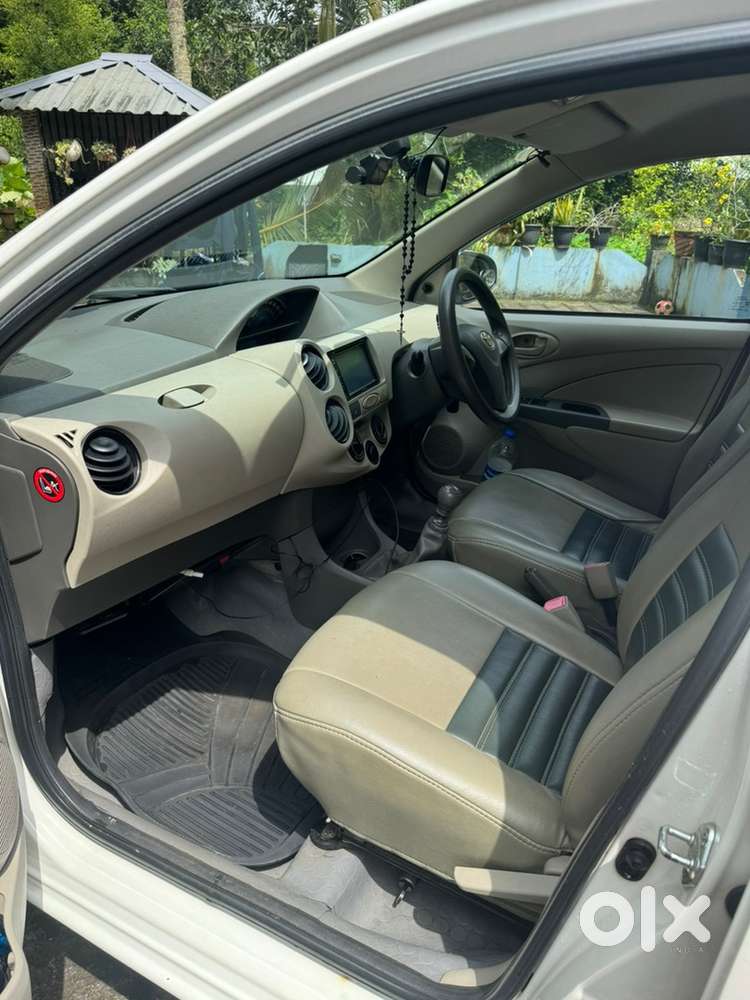 Toyota Etios Liva 2015