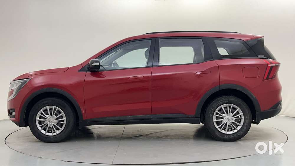 Mahindra Xuv700 2.0 Ax 3 Petrol At 5 Str, 2021, Petrol