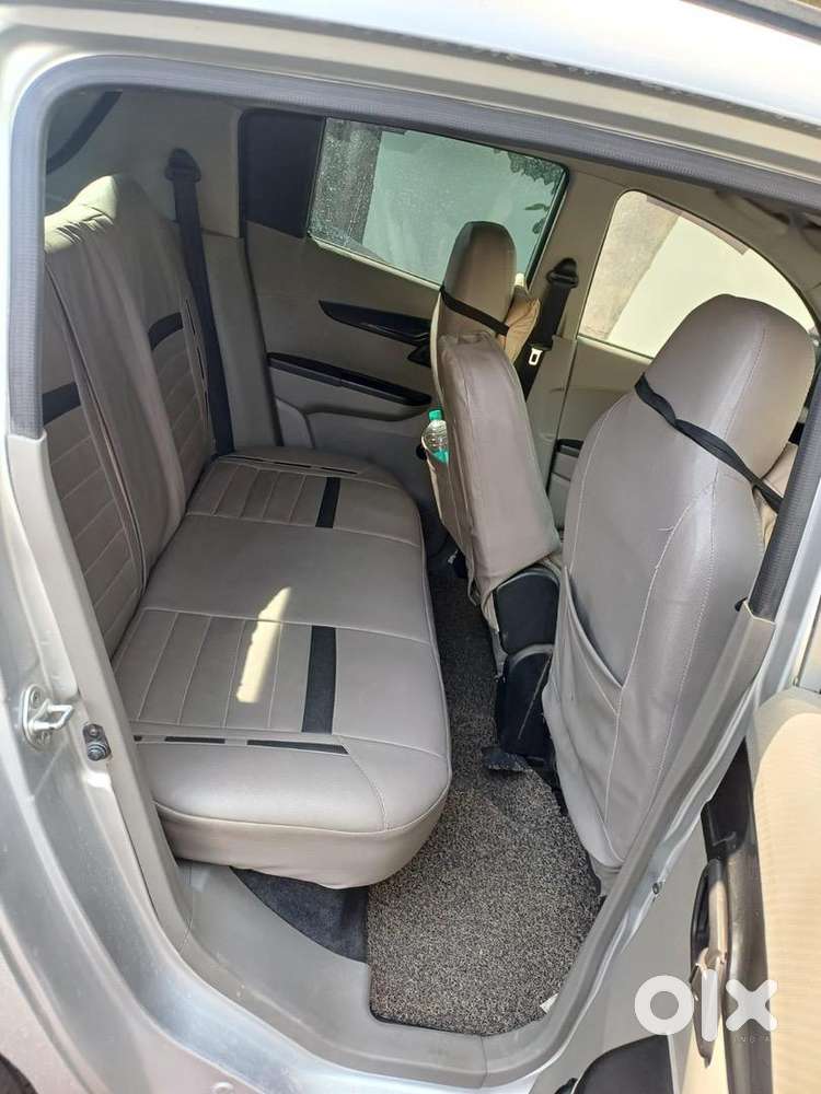 Mahindra Kuv 100 2017 Diesel 75214 Km Driven Mint Condition