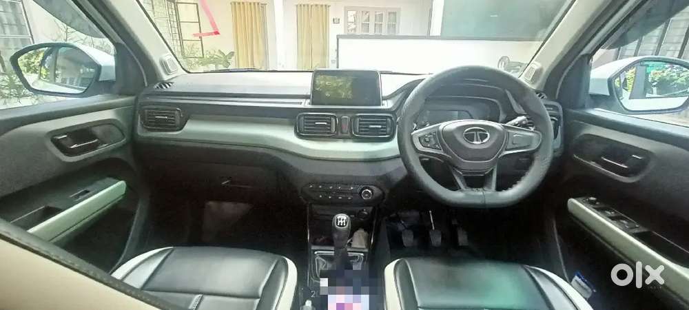 Tata Punch, Adventure+ (plus)