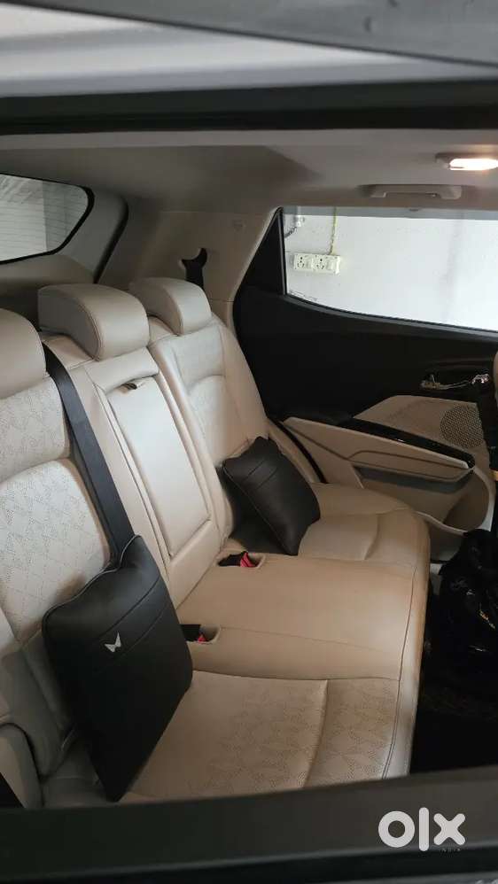 Mahindra Xuv400 Ev 2025 Electric Well Maintained