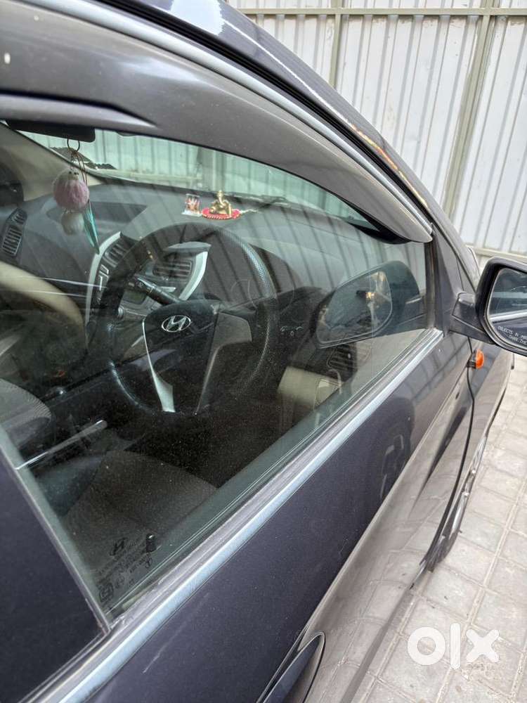 Hyundai Eon Petrol 24000 Km Driven