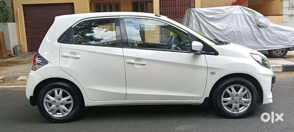 Honda Brio V Mt, 2014, Petrol