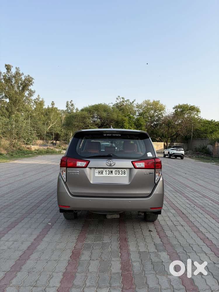 Toyota Innova Crysta 2.4 Vx Mt 8s, 2017, Diesel