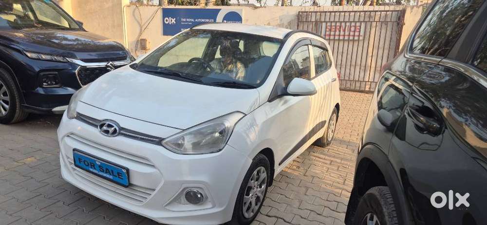 Hyundai Grand I10 Sportz, 2013, Petrol