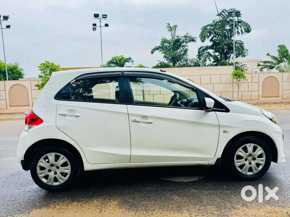 Honda Brio V Mt, 2012, Petrol