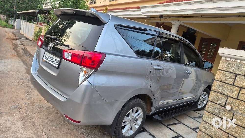 Toyota Innova Crysta 2.4 G Mt, 2023, Diesel