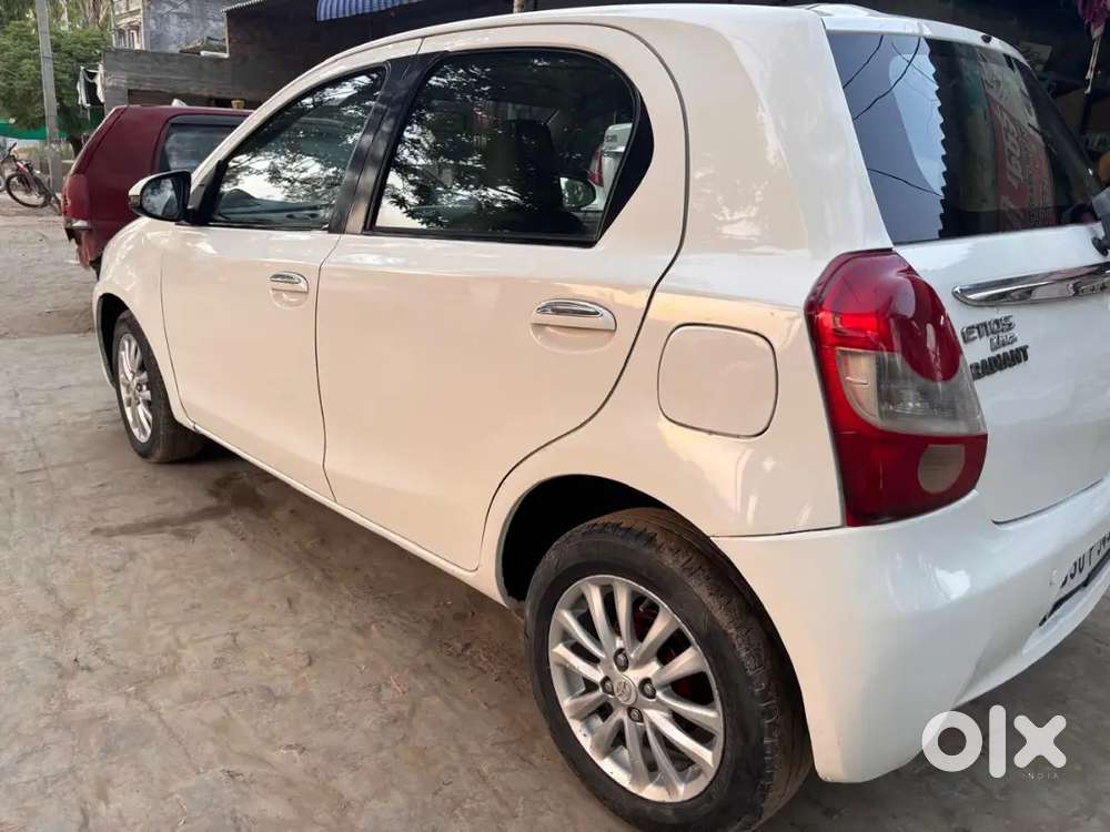 Toyota Etios Liva 2015