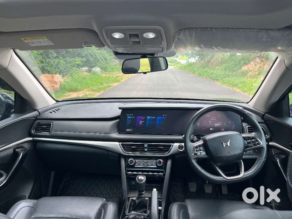 Mahindra Xuv700 2.2 Ax 7 Diesel Mt Str, 2025, Diesel