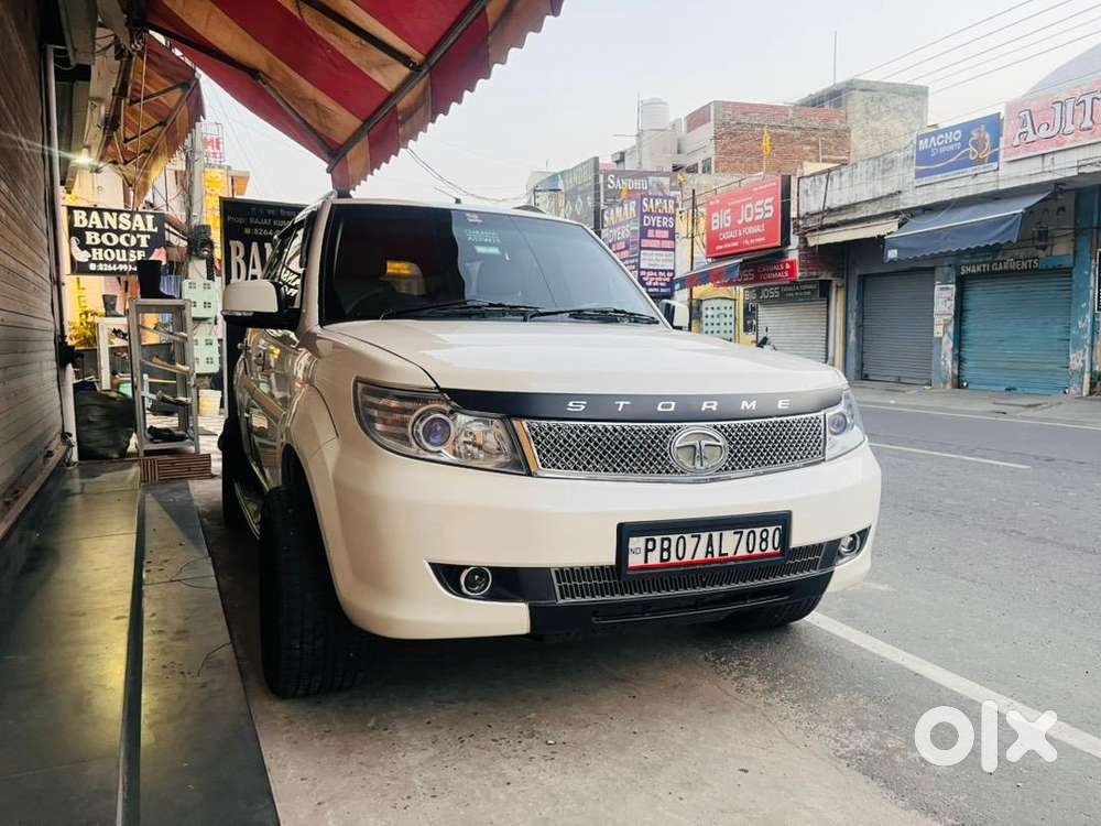 Tata Safari Storme 2014
