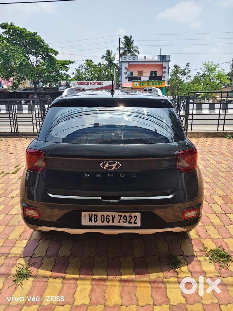 Hyundai Venue, 2021, Petrol