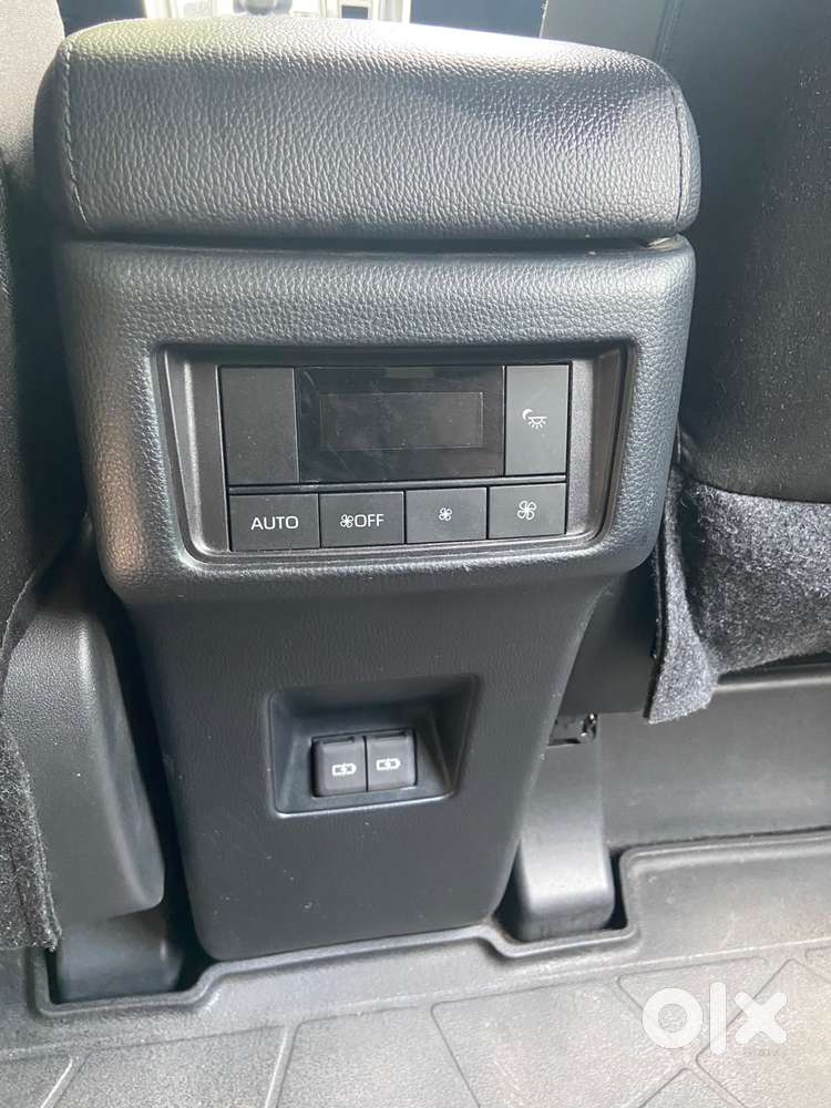 Toyota Innova Hycross 2.0 Vx Hybrid 8 Str, 2025, Cng & Hybrids