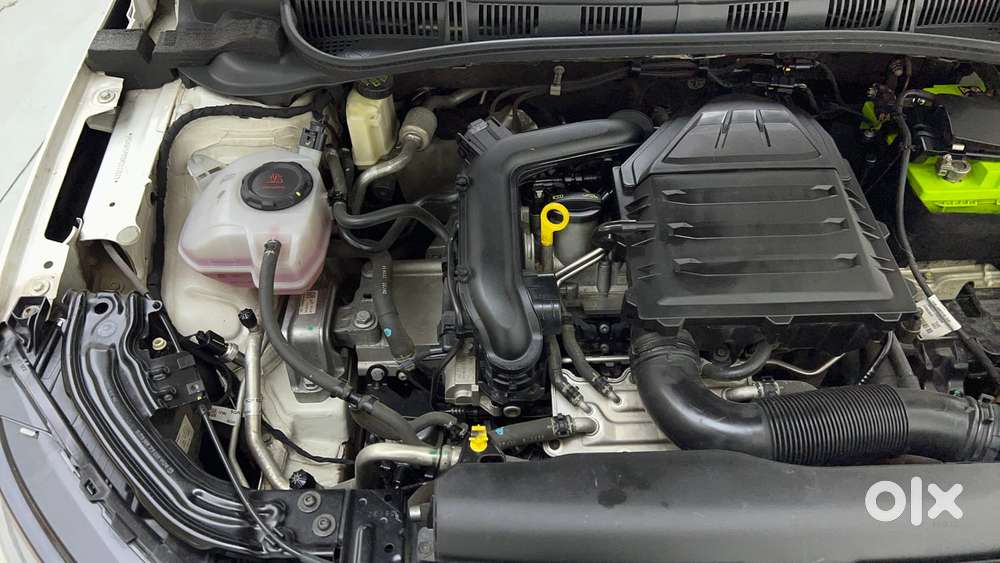 Skoda Slavia Style 1.0l Tsi At, 2022, Petrol