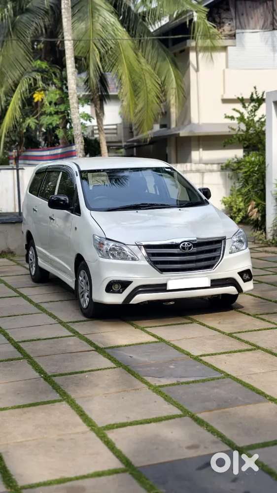 Toyota Innova 2015 - 2016 Register Diesel 1,40 Km Driven
