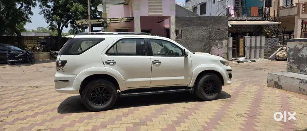 Toyota Fortuner 2012